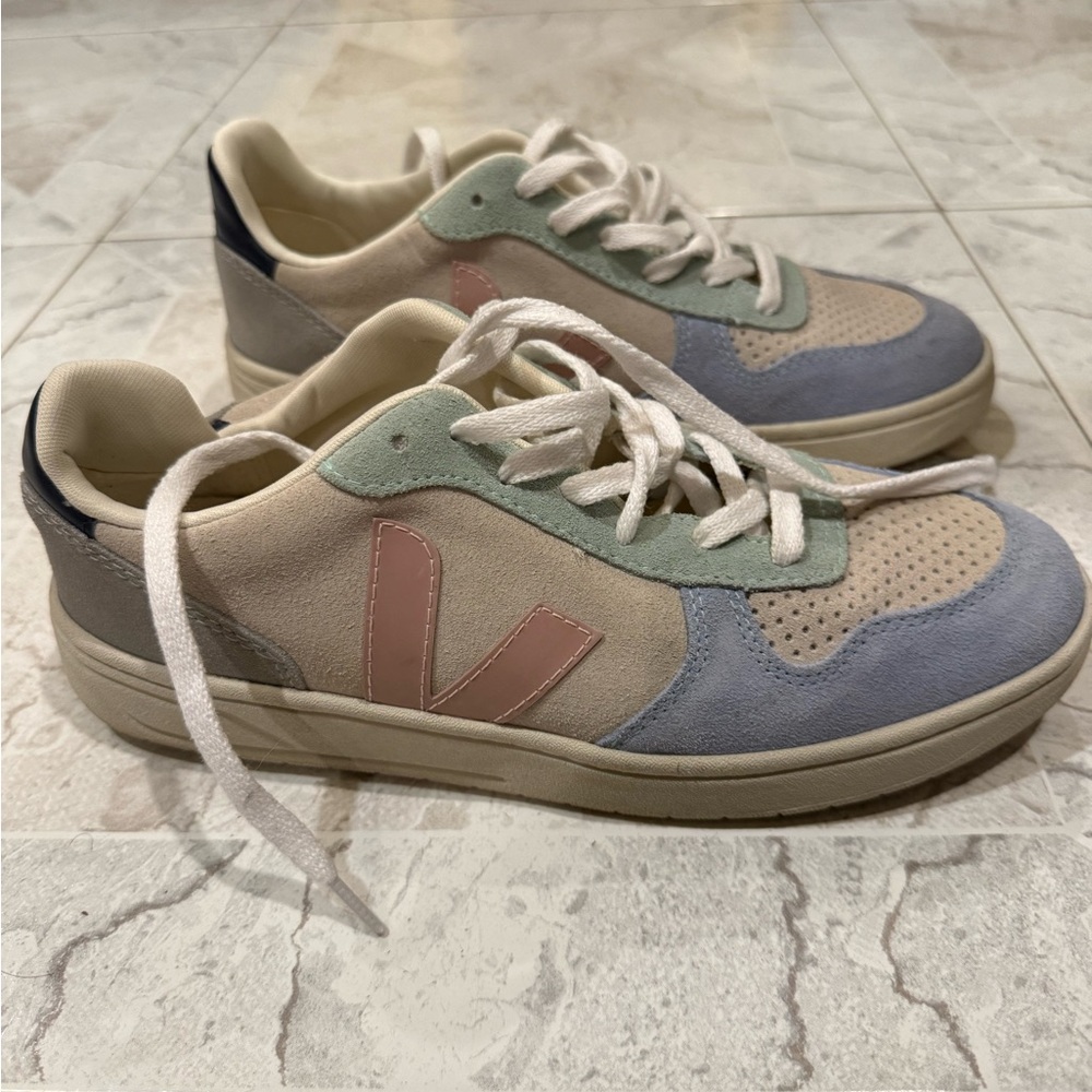 Women Veja Sneakers - Size 10